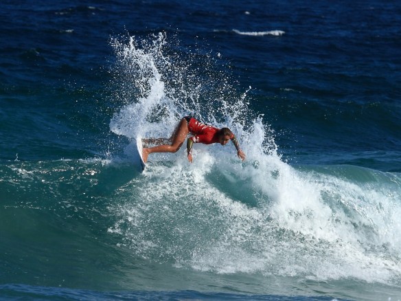 Alessa Quizon fins out