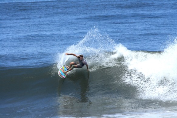 Surf El Salvador Rohan Watts Photo: SaltyLips Nathan Bloemers