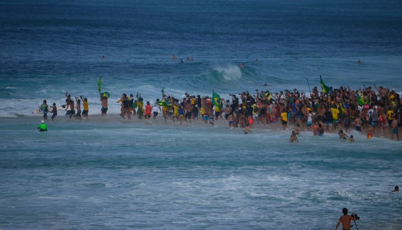 SaltyLips Womens Surf WSL Thea McDonald-Lee Surf Girls Salty Lips